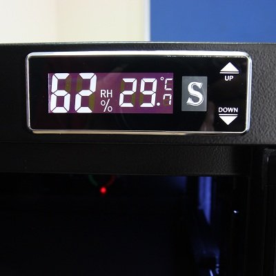 Đồng hồ kỹ thuật số hiển thị độ ẩm và nhiệt độ và nút điều chỉnh